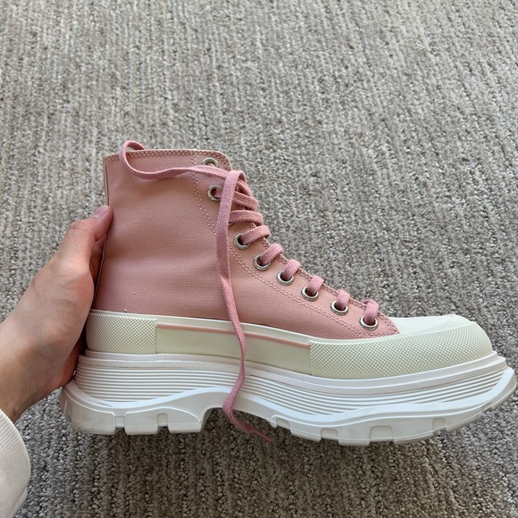 Alexander McQueen Women’s Tread Slick Boots in Pink/White - Picture 13 of 15